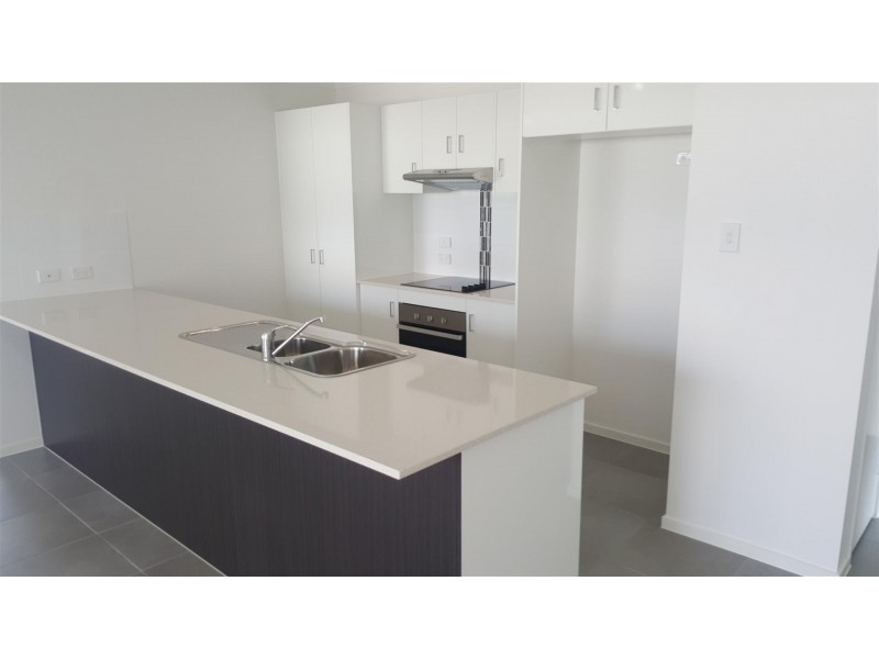 6 Laver Place, Gracemere QLD 4702