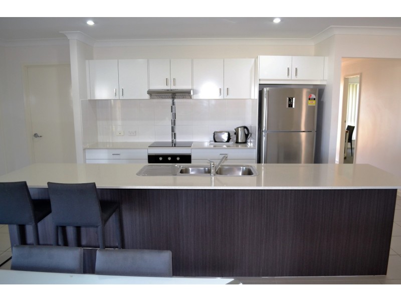 12 Rosebrook Place, Gracemere QLD 4702
