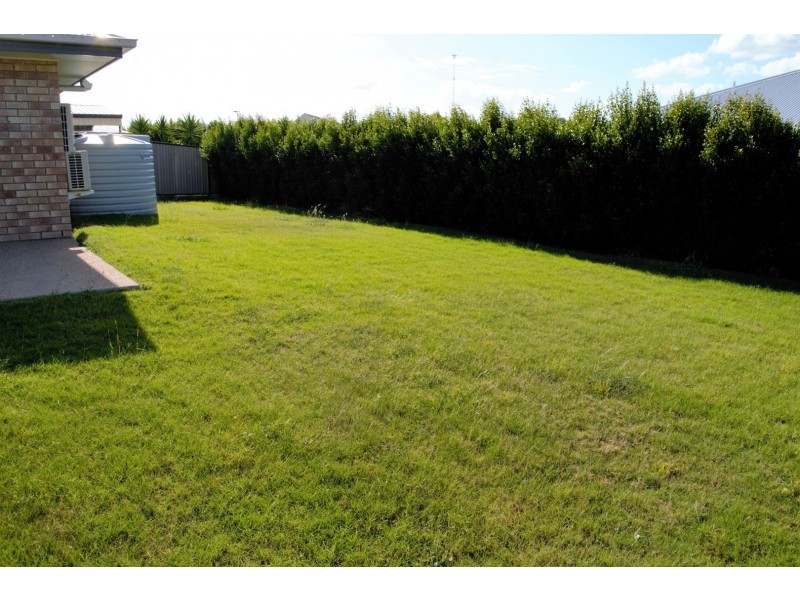 12 Rosebrook Place, Gracemere QLD 4702