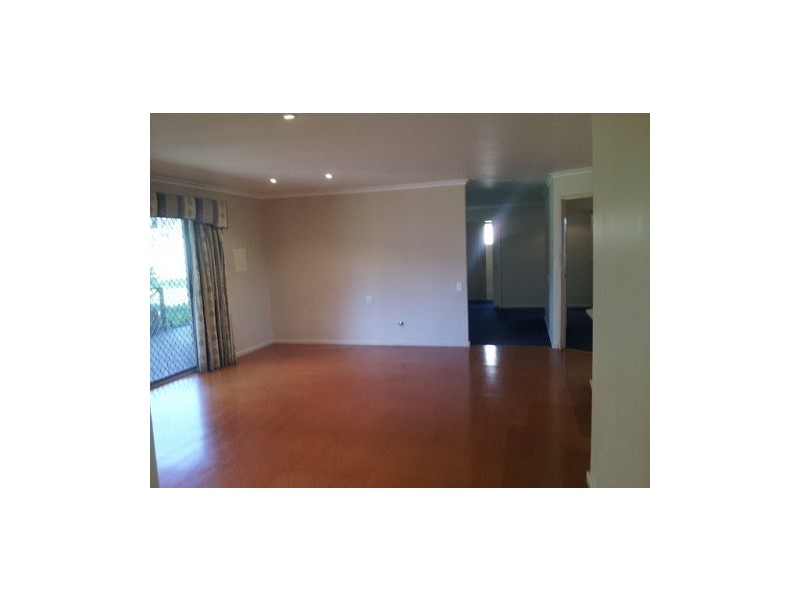 3 Robins Rd, Kalamunda WA 6076