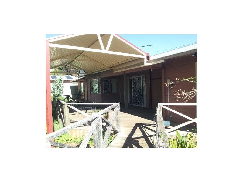 3 Robins Rd, Kalamunda WA 6076