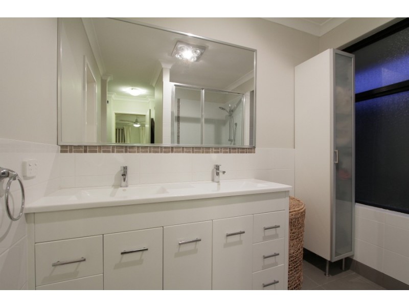 4 Calder Way, Atwell WA 6164