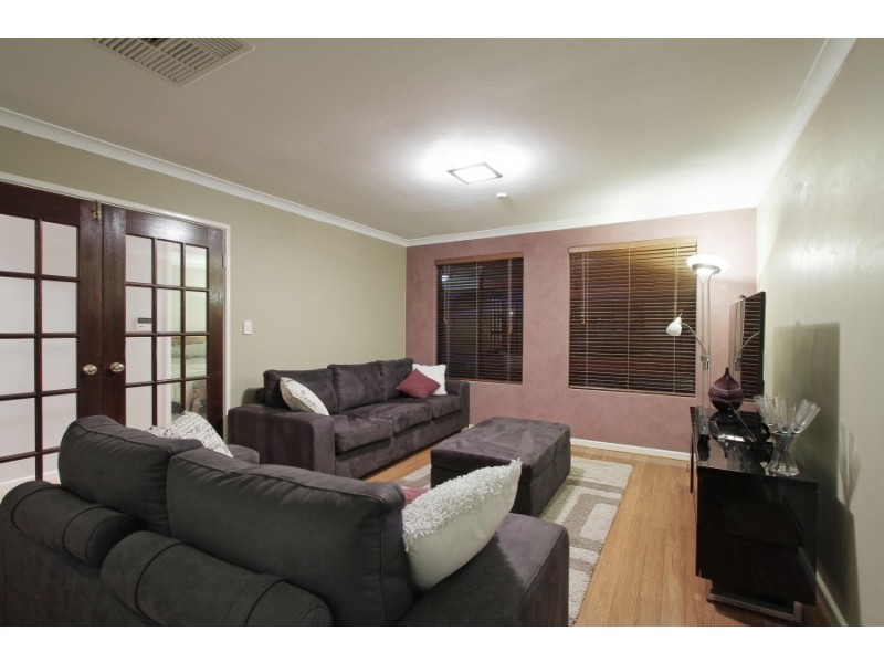 4 Calder Way, Atwell WA 6164