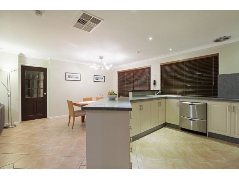 4 Calder Way, Atwell WA 6164