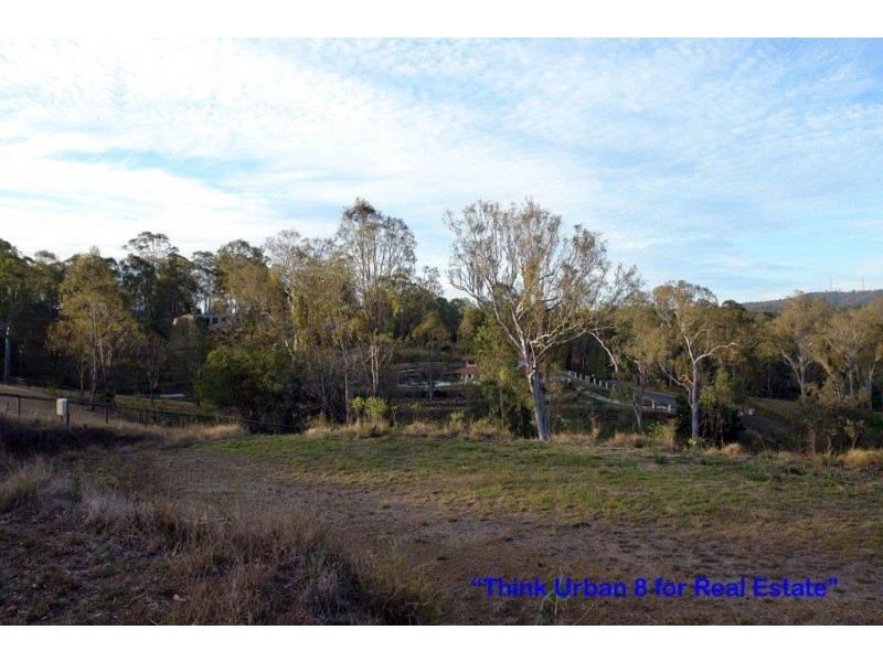 4 Kintyre Street, Brookfield QLD 4069