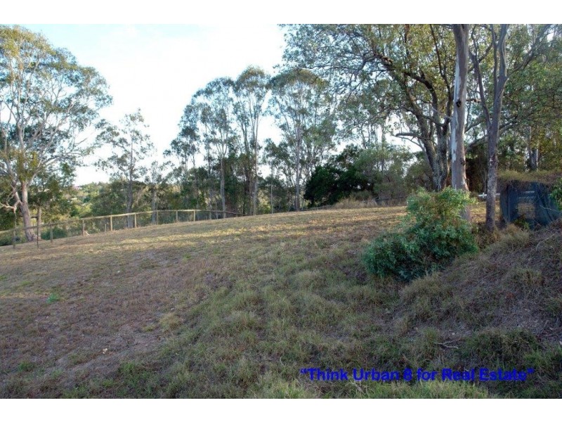 4 Kintyre Street, Brookfield QLD 4069