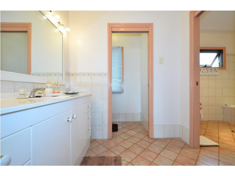 105 Jerrang Street, Indooroopilly QLD 4068