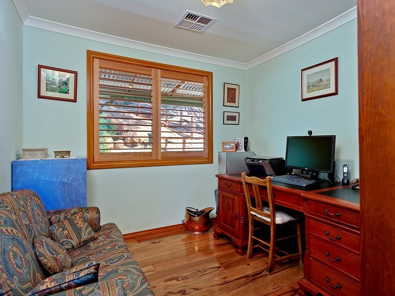 108 Urch Road, Roleystone WA 6111