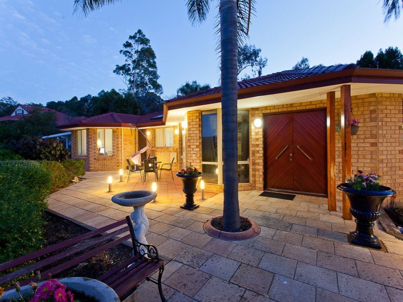 30 Rushton Terrace, Mount Nasura WA 6112