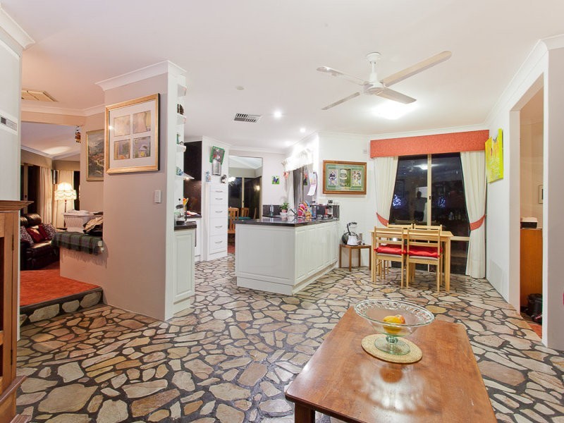 30 Rushton Terrace, Mount Nasura WA 6112