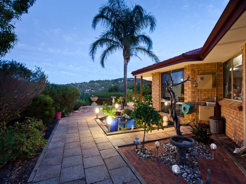 30 Rushton Terrace, Mount Nasura WA 6112