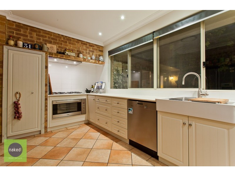 31 Blackwood Drive, Mount Nasura WA 6112