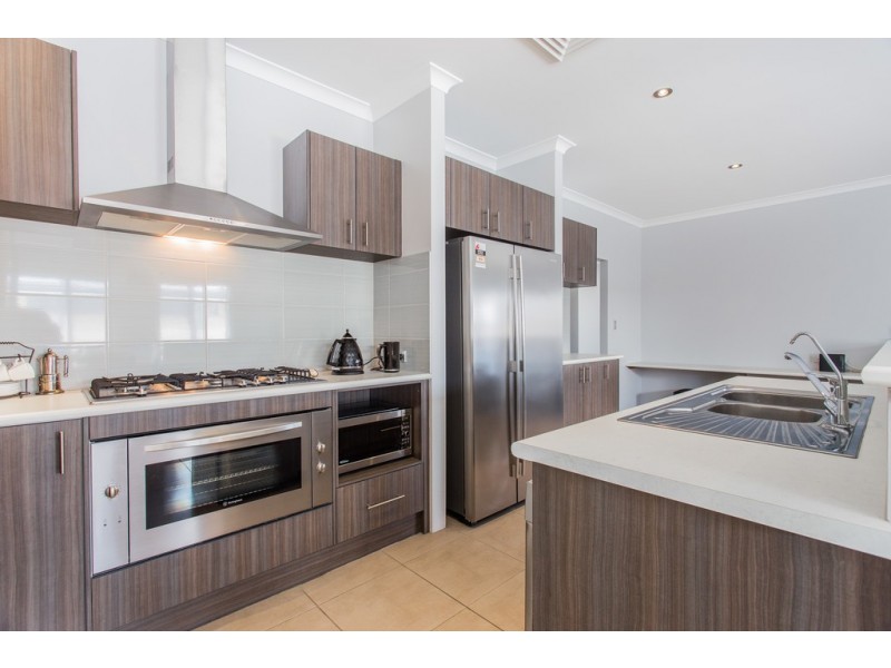 12 Passendale Crescent, Piara Waters WA 6112