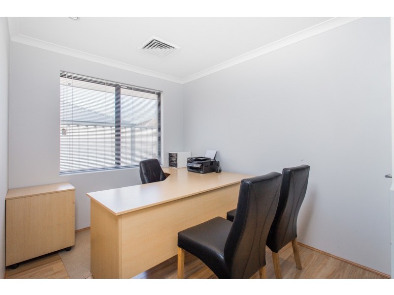 12 Passendale Crescent, Piara Waters WA 6112