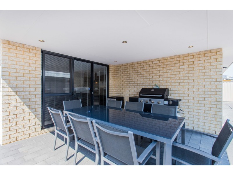 12 Passendale Crescent, Piara Waters WA 6112