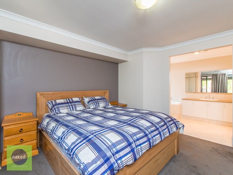 25 Frances Gregory Drive, Bedfordale WA 6112