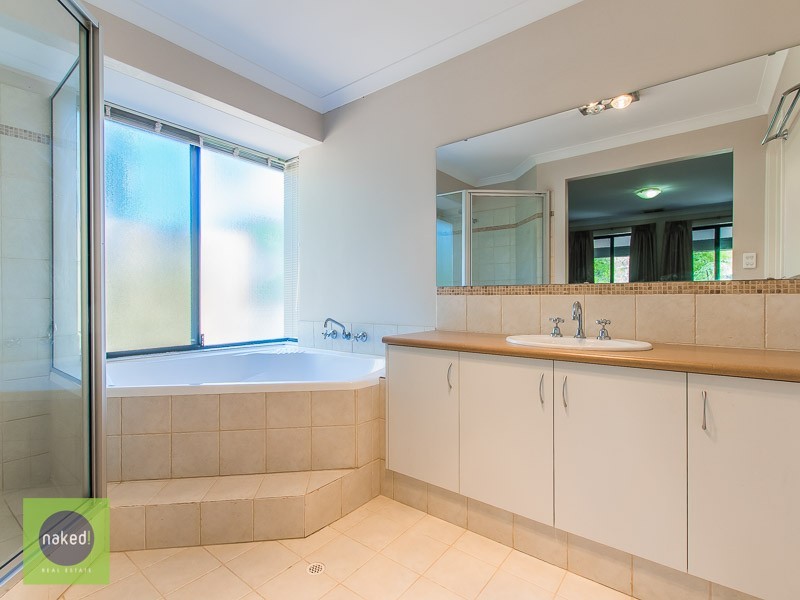 25 Frances Gregory Drive, Bedfordale WA 6112