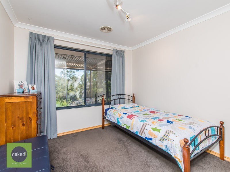 25 Frances Gregory Drive, Bedfordale WA 6112