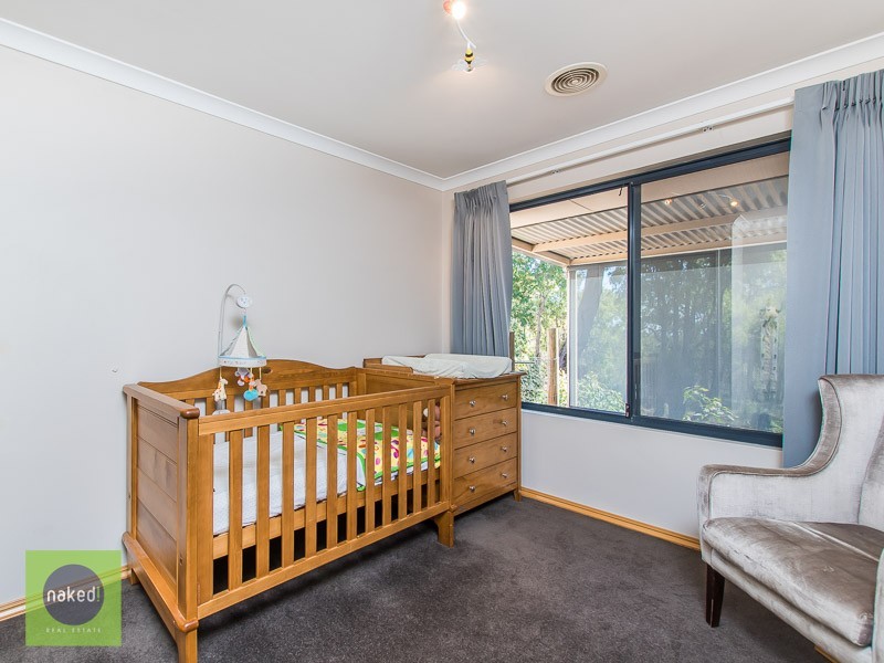 25 Frances Gregory Drive, Bedfordale WA 6112