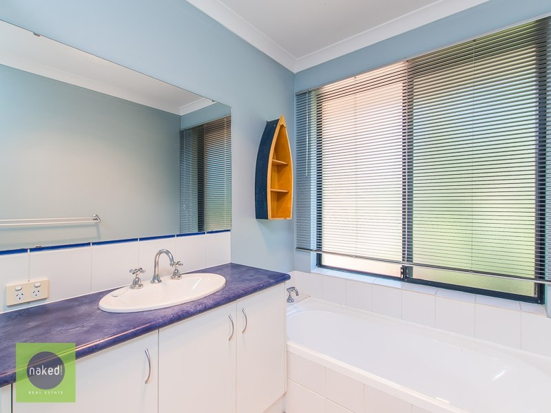 25 Frances Gregory Drive, Bedfordale WA 6112