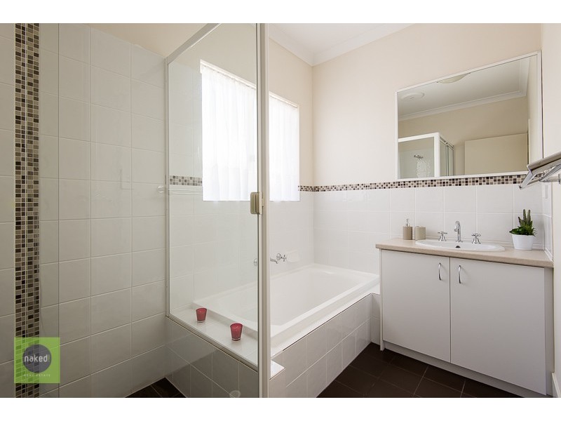 18 Trinity Close, Canning Vale WA 6155