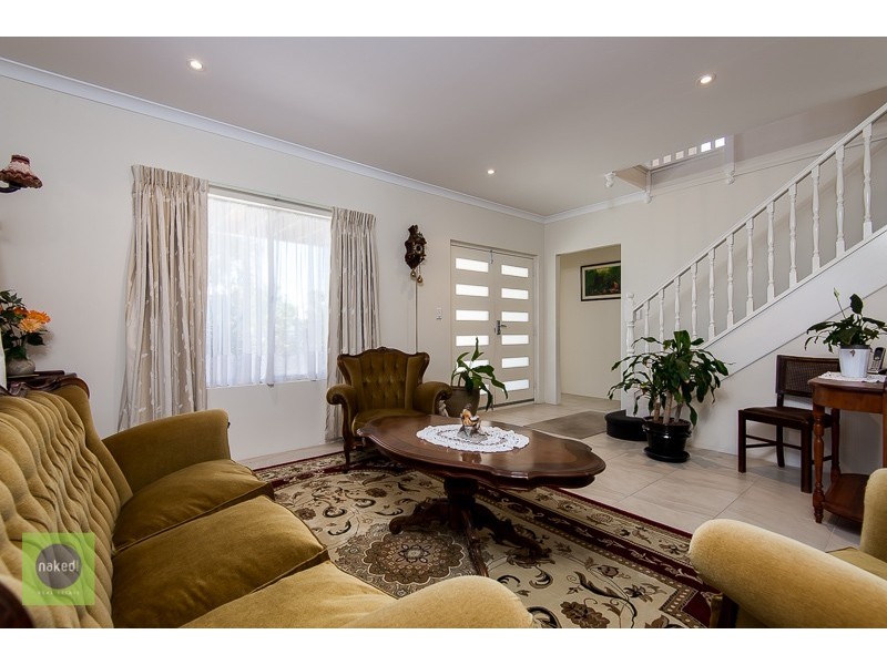 18 Trinity Close, Canning Vale WA 6155