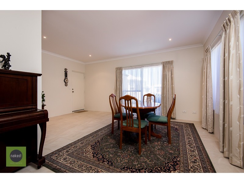 18 Trinity Close, Canning Vale WA 6155