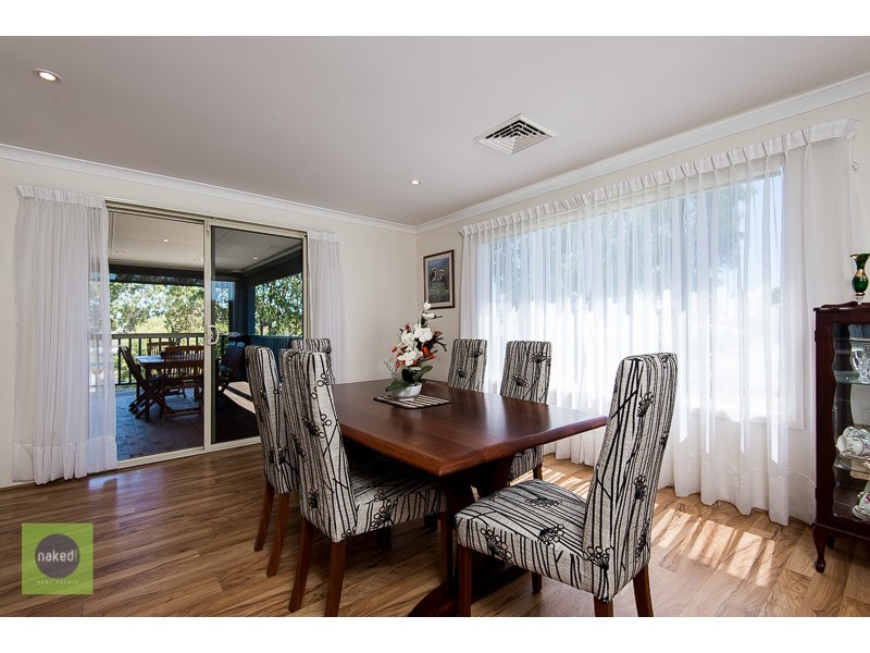 18 Trinity Close, Canning Vale WA 6155