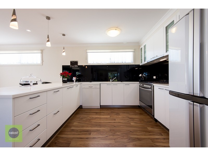 18 Trinity Close, Canning Vale WA 6155