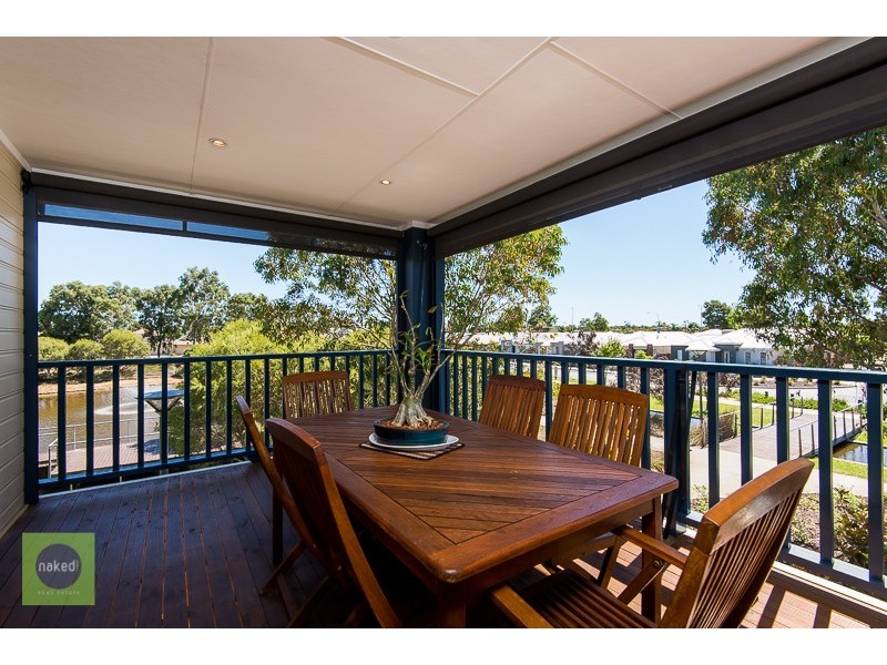 18 Trinity Close, Canning Vale WA 6155
