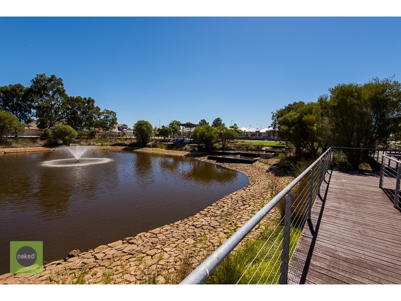 18 Trinity Close, Canning Vale WA 6155