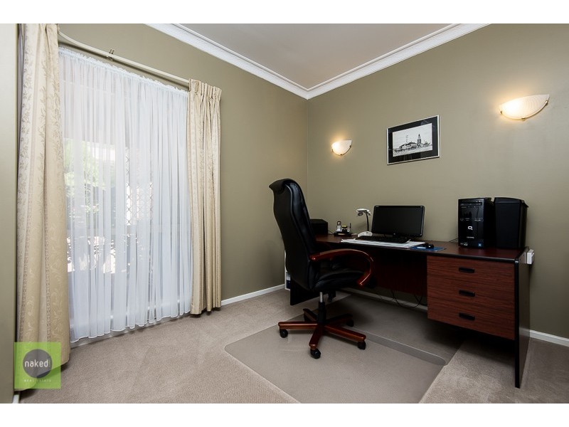 12 Rushton Terrace, Mount Nasura WA 6112
