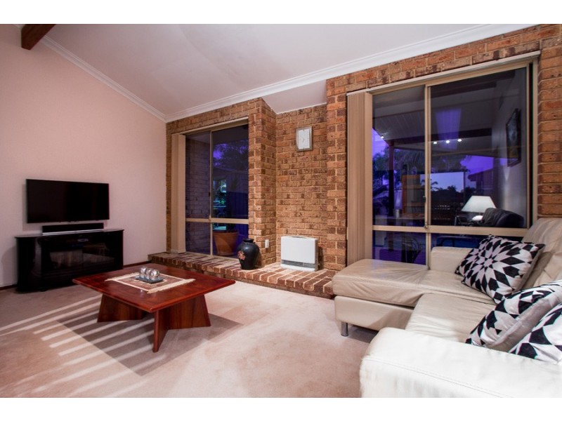 6 Cassia Place, Thornlie WA 6108