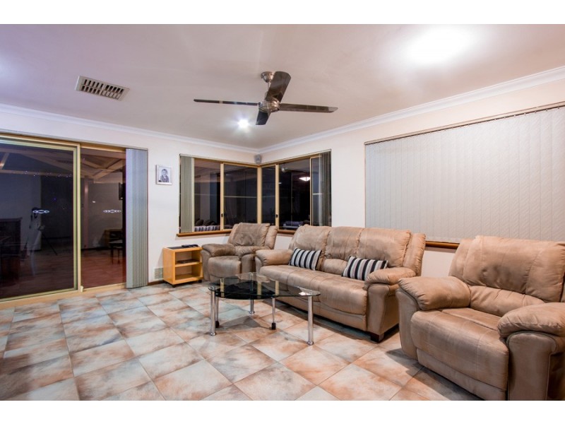 6 Cassia Place, Thornlie WA 6108