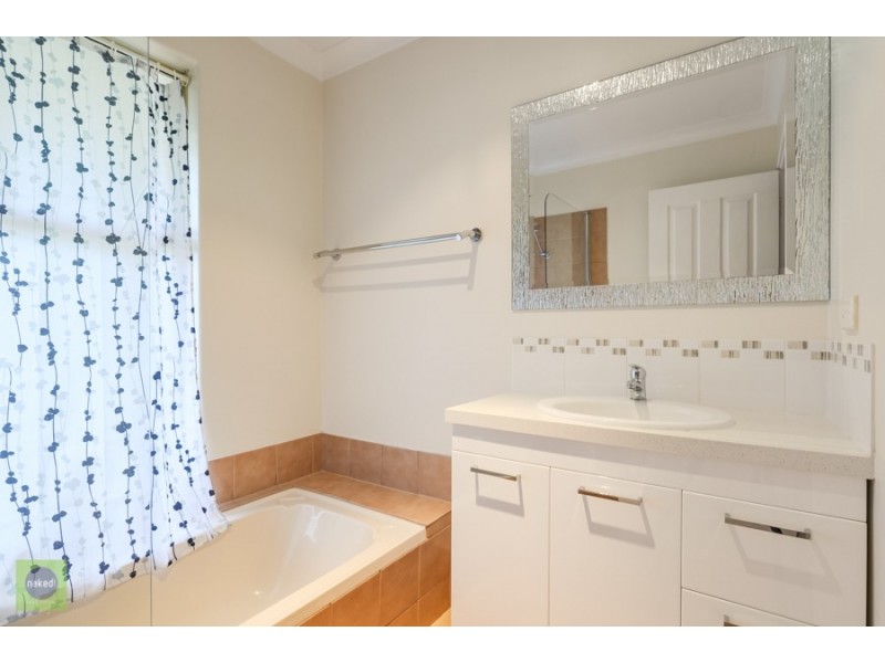 4B Donald Court, Armadale WA 6112