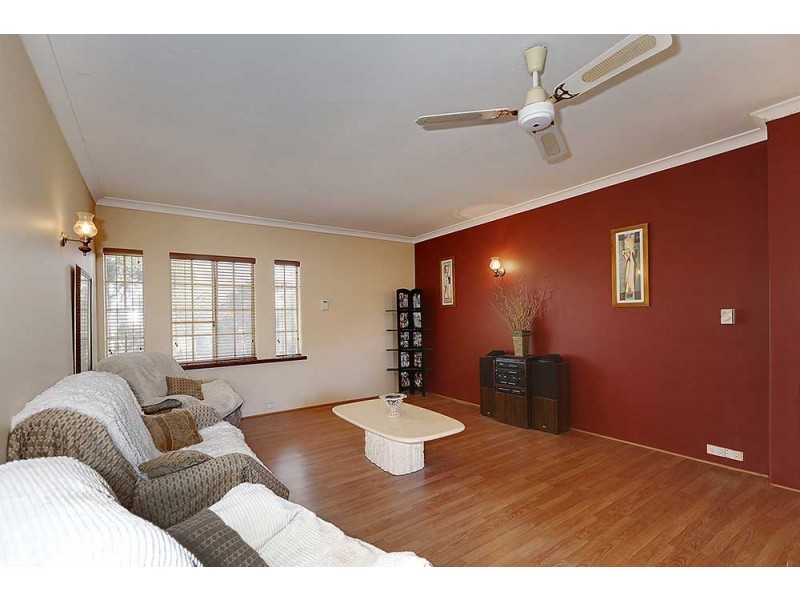 90 Mustang Road, Champion Lakes WA 6111