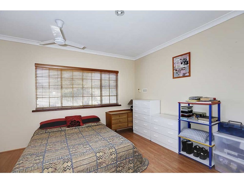 90 Mustang Road, Champion Lakes WA 6111