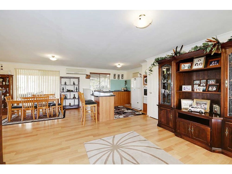 90 Mustang Road, Champion Lakes WA 6111