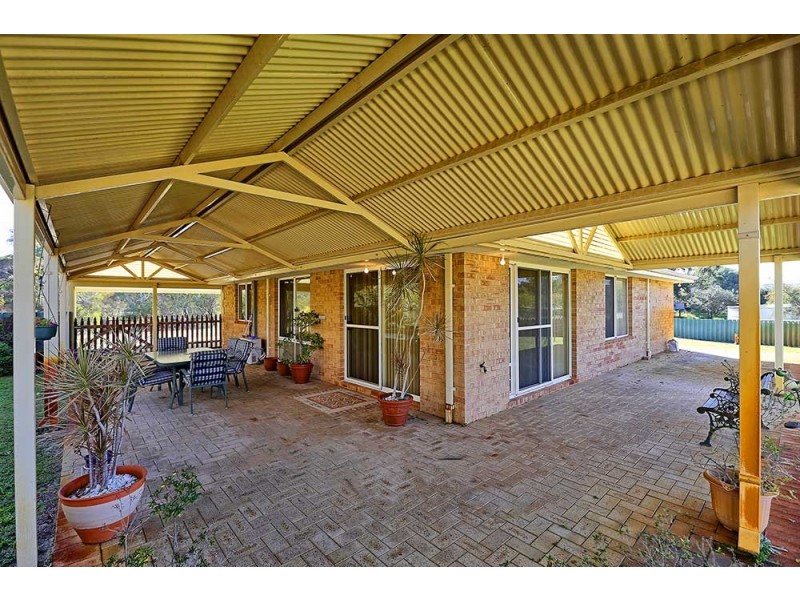 90 Mustang Road, Champion Lakes WA 6111