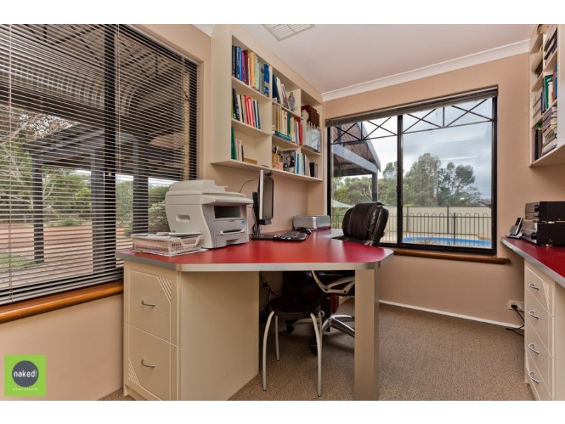 8 Wallangarra Drive, Bedfordale WA 6112