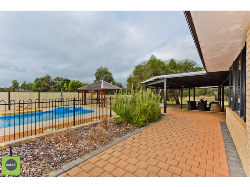 8 Wallangarra Drive, Bedfordale WA 6112