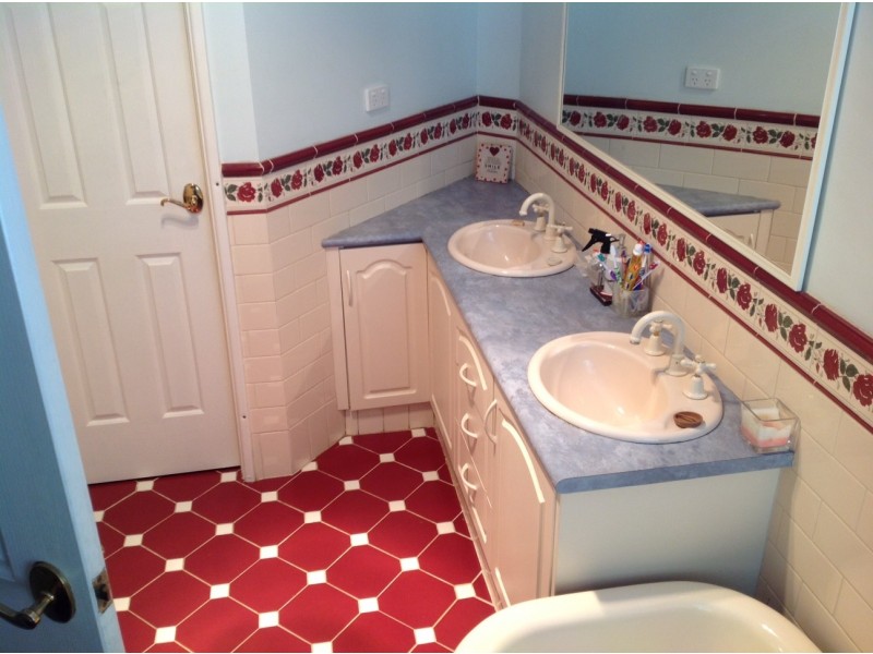 13 Hilton Road, Roleystone WA 6111