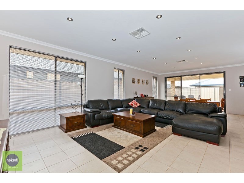 14 Novelli Parade, Piara Waters WA 6112