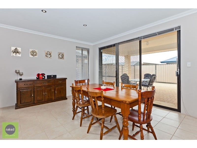 14 Novelli Parade, Piara Waters WA 6112