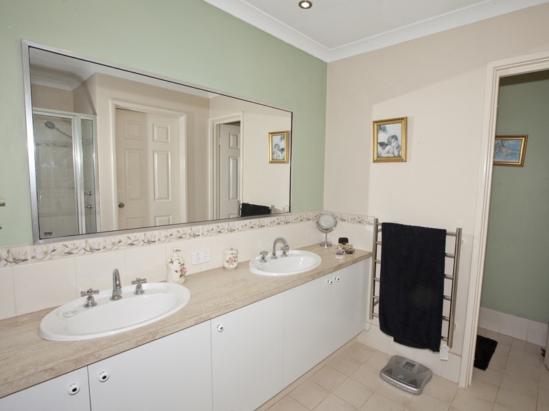 22 Arania Place, Bedfordale WA 6112