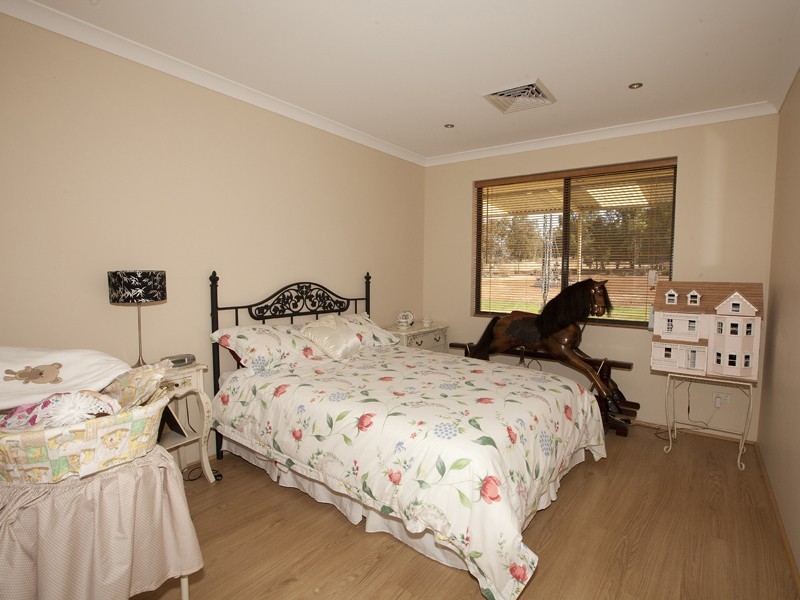 22 Arania Place, Bedfordale WA 6112