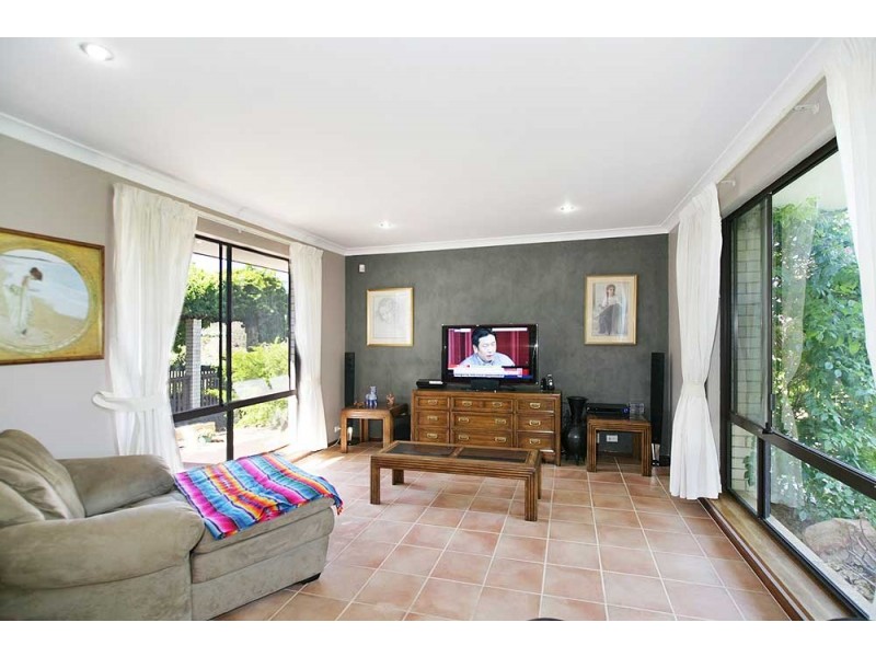 7 Valencia Grove, Mount Nasura WA 6112