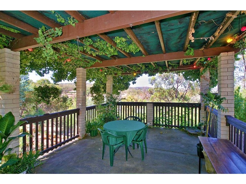 7 Valencia Grove, Mount Nasura WA 6112