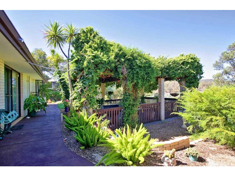 7 Valencia Grove, Mount Nasura WA 6112
