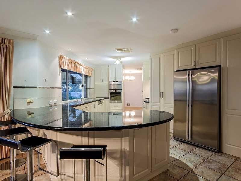 22 Rise Court, Mount Richon WA 6112